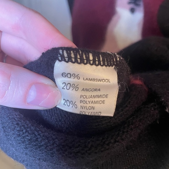 Vintage Red and Black Crew Neck Sweater with Unique Design - Picture 7 of 8